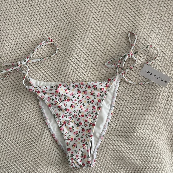 PacSun Floral Kimmy Lettuce Bikini size S - top and bottoms NWT - Picture 4 of 5